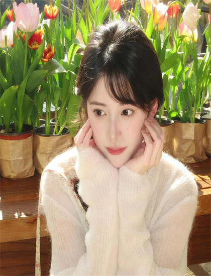 色情AV亚洲精品一区二区_亲爱的新年好电影_家教老师上门一对一多少钱